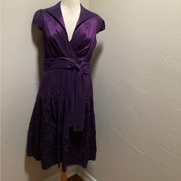 Adrianna Papell Dresses & Skirts - Adrianna Papell cocktail dress size 12